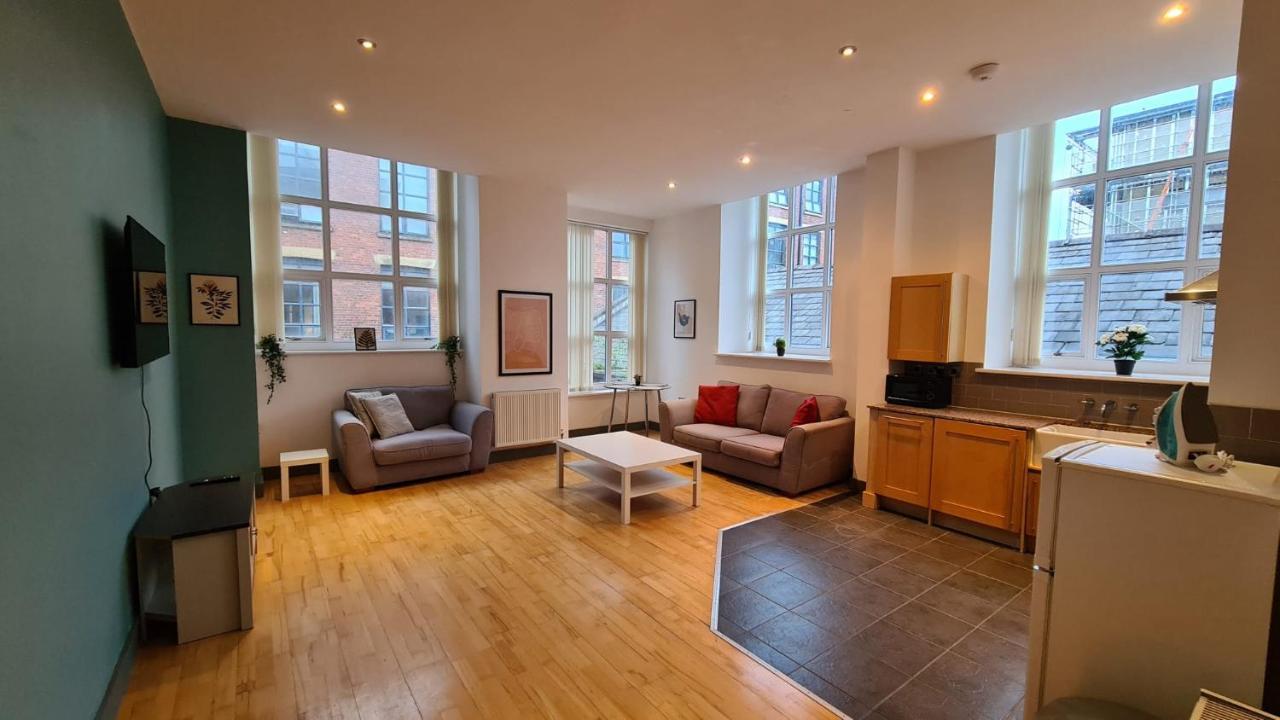Spacious, Bright And Airy City Centre Flat. Unique Converted Mill., Manchester