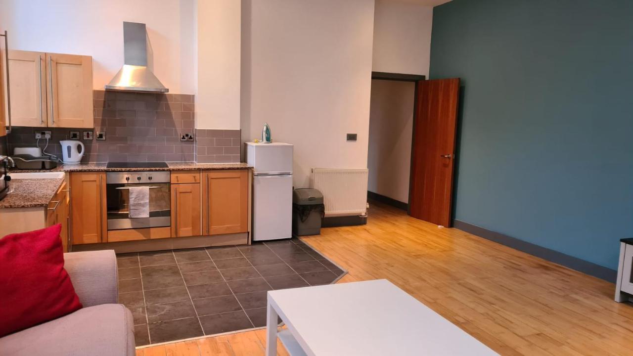 Spacious, Bright And Airy City Centre Flat. Unique Converted Mill. — Photos 3